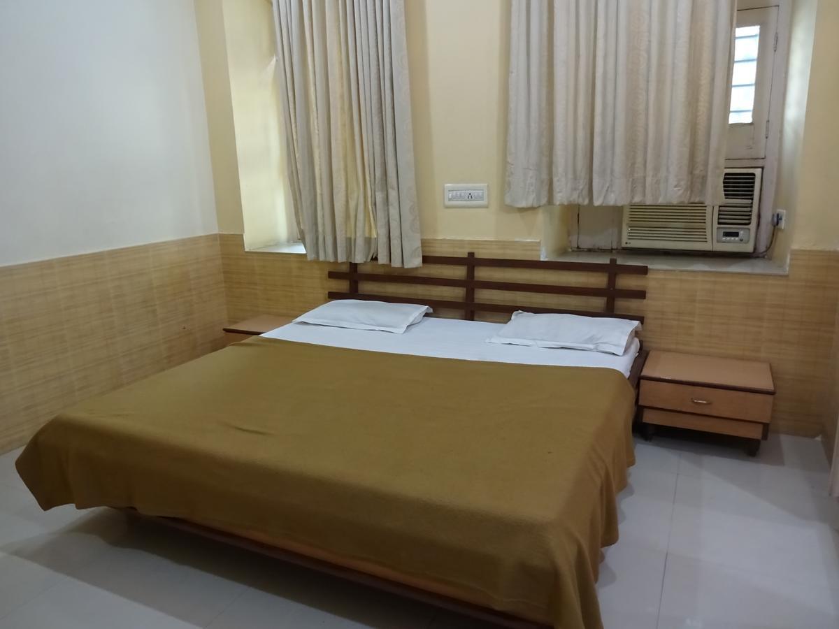 Shahibaug Hotel *